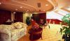 royalsuite-view-longe